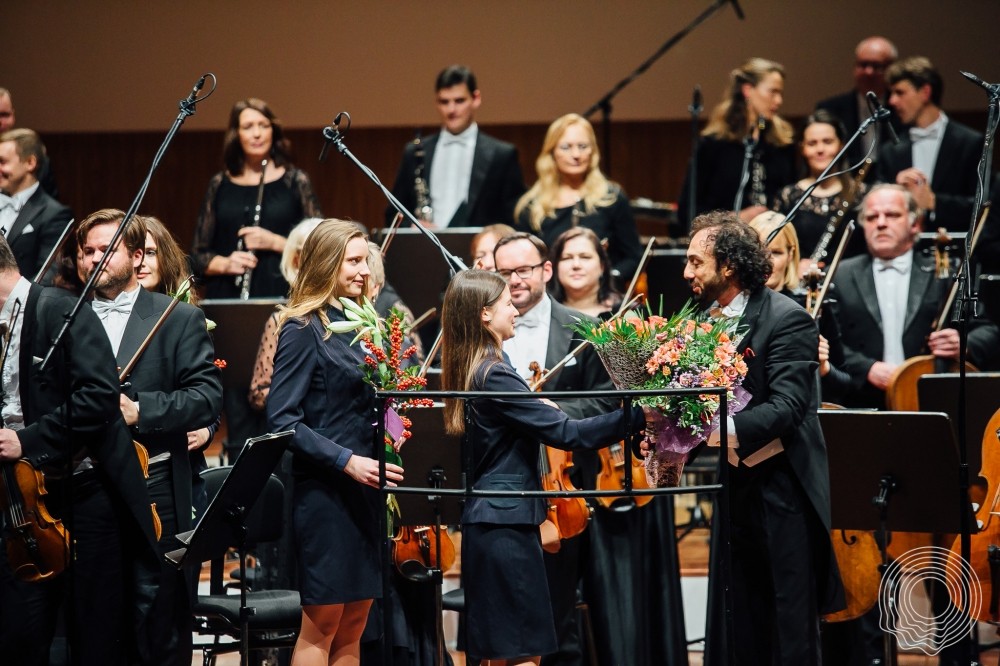 Fuad İbrahimov Latviyanın məşhur konsert salonunda dirijor pultu arxasına keçib